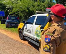 Policiais suspeitam de veículo e na abordagem encontram carga de cigarros no Noroeste do estado