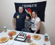 Adolescente recebe surpresa do Pelotão de Choque no aniversário de 13 anos em Guarapuava (PR)