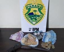 PM prende dois homens e apreende mais de 300 gramas de drogas no Sudoeste do estado