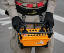 Bombeiros e Banda de Música da PM levam música a moradores em isolamento social em Curitiba