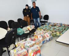 Policiais militares do COPOM de Londrina arrecadam alimentos para famílias carentes