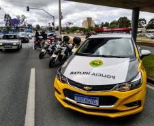 Batalhão de Trânsito promove blitz de conscientização ao Maio Amarelo na Linha Verde, em Curitiba