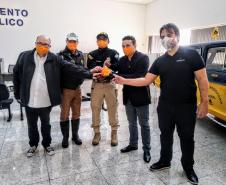 Batalhão de Trânsito promove blitz de conscientização ao Maio Amarelo na Linha Verde, em Curitiba
