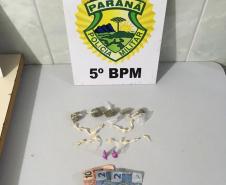 PM encaminha cinco pessoas e apreende diversas porções de drogas no Norte do estado