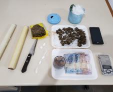 Porções de maconha e cocaína são apreendidas e mulher acaba presa em Ibiporã, no Norte do Paraná