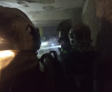 Durante combate a incêndio em apartamento, bombeiros encontram 20 armas de fogo em Curitiba