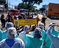 Órgãos envolvidos com o Maio Amarelo homenageiam profissionais da saúde de 12 hospitais de Curitiba