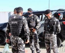 Polícia Militar cumpre 12 mandados judiciais contra o tráfico de drogas no Litoral