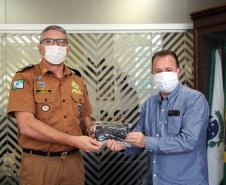 SINDEP-PR doa máscaras faciais reutilizáveis para a Polícia Militar
