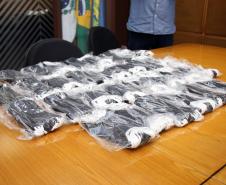 SINDEP-PR doa máscaras faciais reutilizáveis para a Polícia Militar