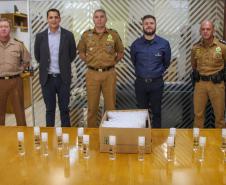 Grupo Boticário doa 2,5 mil unidades de álcool gel para a Polícia Militar