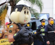 Órgãos envolvidos com o Maio Amarelo homenageiam profissionais da saúde de 12 hospitais de Curitiba