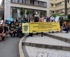 Órgãos envolvidos com o Maio Amarelo homenageiam profissionais da saúde de 12 hospitais de Curitiba