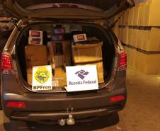 BPFron prende seis pessoas e apreende mais de 800 celulares e 83 garrafas de vinhos contrabandeados no Oeste do estado
