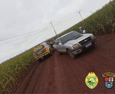 No Oeste do estado, PM apreende dois carros carregados com cigarros contrabandeados