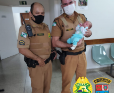 Policiais militares salvam vida de bebê de 15 dias engasgado em Cianorte (PR)