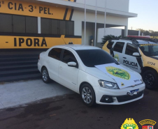 No Oeste do estado, BPRv apreende dois carros carregados com cigarros e agrotóxicos