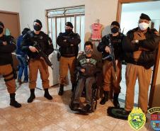 Fã da Polícia Militar recebe visita surpresa da equipe no dia do seu aniversário em Londrina (PR)