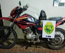 PM prende três pessoas e apreende espingarda e motocicleta no Sudoeste do estado
