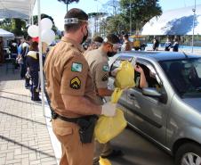 Colégio da PM arrecada 1,5 tonelada de alimentos em Drive Thru Solidário na Capital do estado