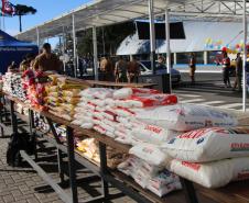 Colégio da PM arrecada 1,5 tonelada de alimentos em Drive Thru Solidário na Capital do estado