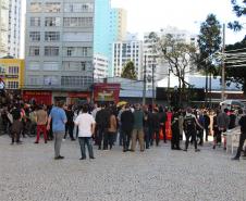 Manifestação Praça Santos Andrade e Palácio Iguaçu