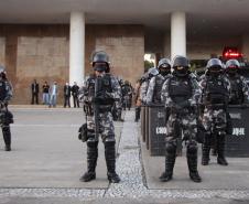 Manifestação Praça Santos Andrade e Palácio Iguaçu