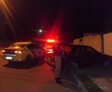 Denúncia leva policiais militares a apreender mudas e maconha pronta para a venda em Tijucas do Sul, na RMC