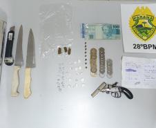 No Sudeste do estado, PM apreende 33 porções de drogas e uma arma de fogo em situações distintas
