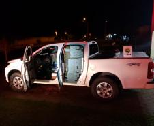 Em ações distintas, policiais militares apreendem armas de fogo, cigarros contrabandeados e recuperam um veículo roubado, no Noroeste do Paraná