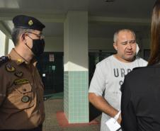 Soldado da PM ferido ao abordar suspeito em posto de combustíveis recebe alta do hospital e homenagem em Foz do Iguaçu