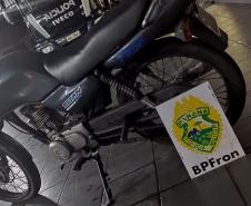 BPFron prende dupla e apreende pedras de crack, arma de fogo e motocicleta em Guaíra (PR)