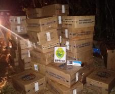 Movimentação na beira do Lago Itaipu leva BPFron a apreender 105 caixas de cigarros e moto no Oeste do estado