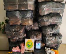 Em situações distintas, BPFron apreende 20 mil pacotes de cigarros e 22 volumes de contrabando no Oeste do estado