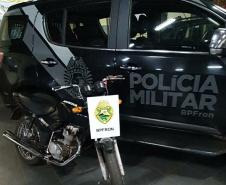 No Oeste do estado, BPFron apreende 40 mil pacotes de cigarros contrabandeados e recupera motocicleta furtada