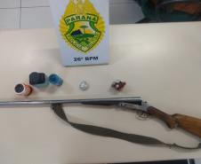 Nos Campos Gerais, PM prende duas pessoas e apreende armas e munições em situações distintas