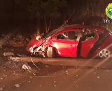 Homem causa acidente ao tentar fugir da PM e acaba preso em Wenceslau Braz (PR)
