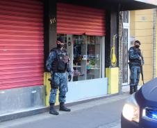 Operação fecha comércio e apreende contrabando em Curitiba