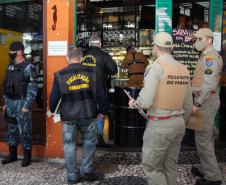 Operação fecha comércio e apreende contrabando em Curitiba