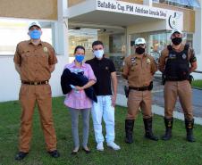 Bebê de 10 dias engasgado com leite é socorrido por policiais militares do BPTran, em Curitiba