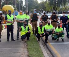 No Dia do Motociclista, BPTran faz blitz educativa e distribui antena corta fio pra evitar acidentes com linha de cerol