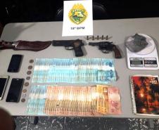 PM prende 11 pessoas e apreende arma de fogo e drogas no Norte do estado
