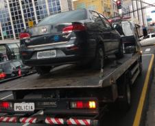 BPTran apreende carro com quase R$ 200 mil em pendências administrativas em Curitiba