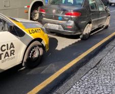 BPTran apreende carro com quase R$ 200 mil em pendências administrativas em Curitiba