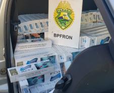 Abordagens do BPFron resultam em cigarros e duas pistolas apreendidas no Oeste do estado