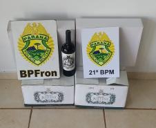 Em Santo Antônio do Sudoeste (PR), Batalhão de Polícia de Fronteira apreende diversas garrafas de vinho argentino contrabandeado