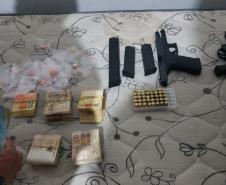 PM descobre laboratório de drogas e prende dois envolvidos no Botiatuvinha, em Curitiba