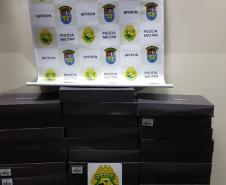 Na região da fronteira, PM apreende dois veículos carregados com cigarros e vinhos contrabandeados
