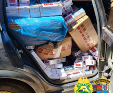 Carro carregado com mais de 12 mil maços de cigarros é apreendido pelo BPRv no Oeste do estado