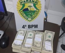 PM recupera carro e apreende U$ 145 mil dólares ao atender ocorrência de perturbação do sossego em Maringá (PR)